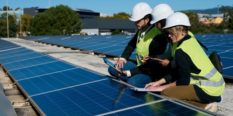 The Best Portable Solar Generators for Off-Grid Living and Emergencies